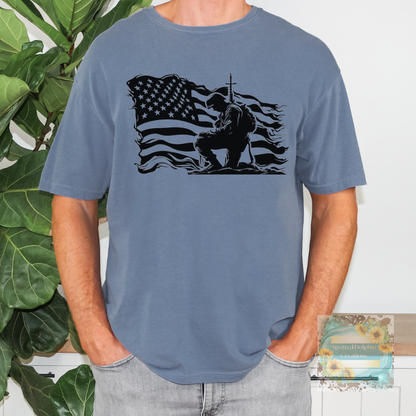 Kneeling Soldier w/Distressed Flag