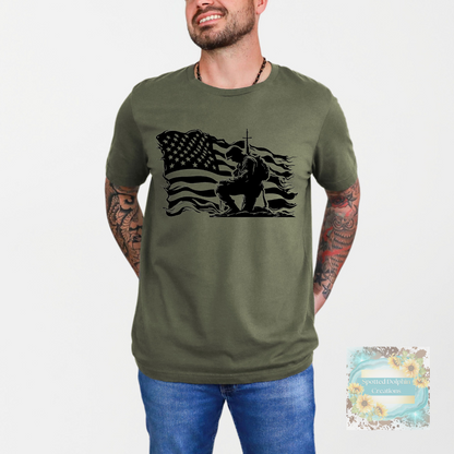 Kneeling Soldier w/Distressed Flag